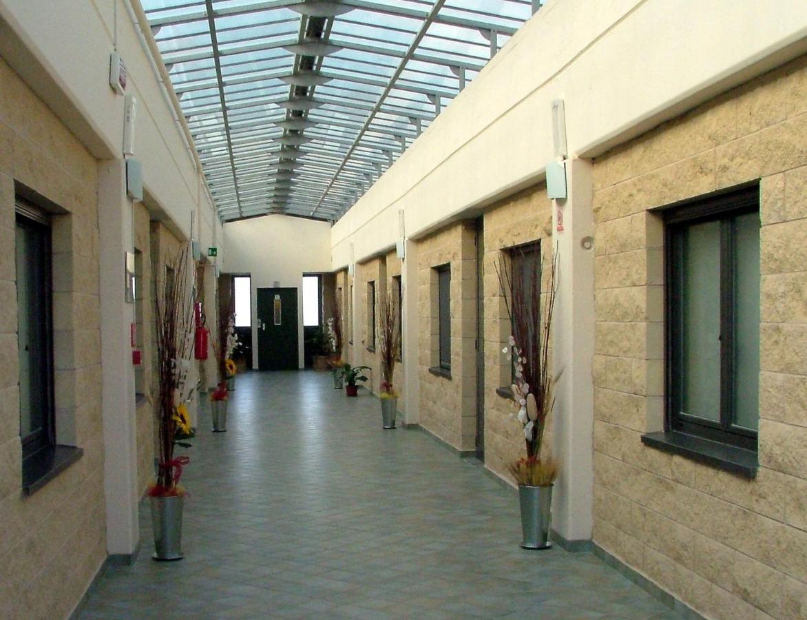 פורטו טולה Hotel Bussana מראה חיצוני תמונה