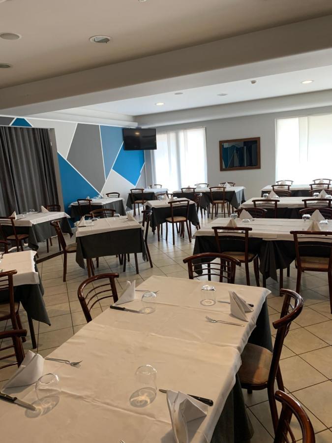 פורטו טולה Hotel Bussana מראה חיצוני תמונה