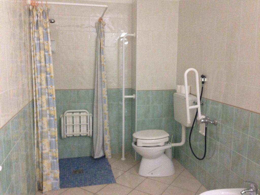 פורטו טולה Hotel Bussana מראה חיצוני תמונה
