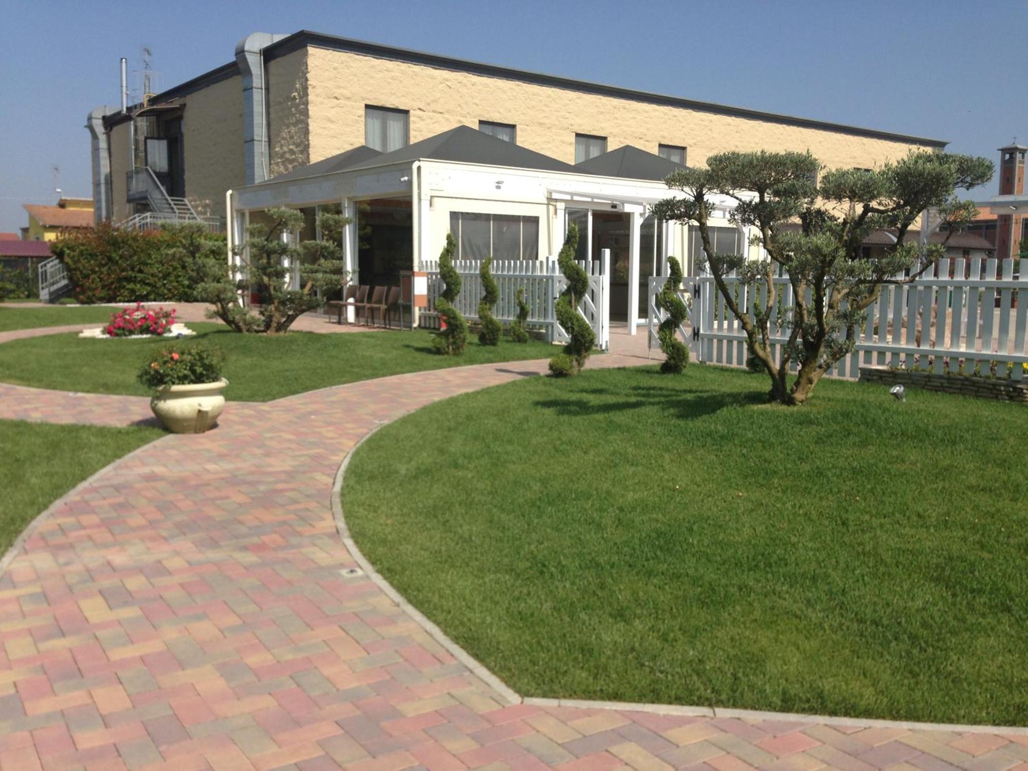 פורטו טולה Hotel Bussana מראה חיצוני תמונה