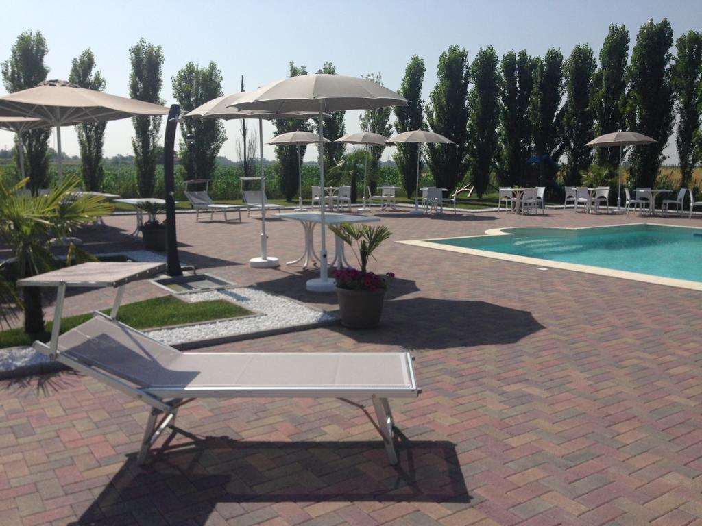 פורטו טולה Hotel Bussana מראה חיצוני תמונה