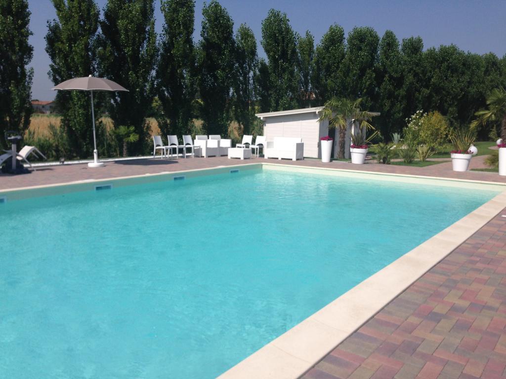 פורטו טולה Hotel Bussana מראה חיצוני תמונה