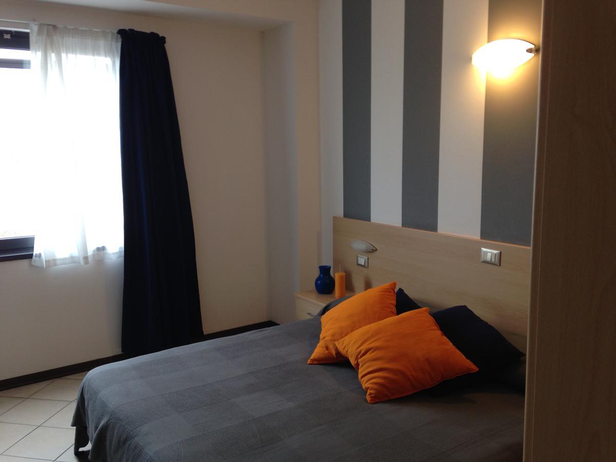 פורטו טולה Hotel Bussana מראה חיצוני תמונה