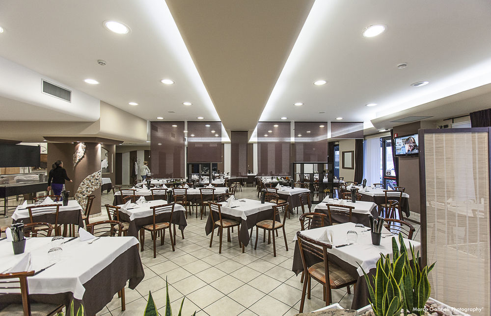 פורטו טולה Hotel Bussana מראה חיצוני תמונה